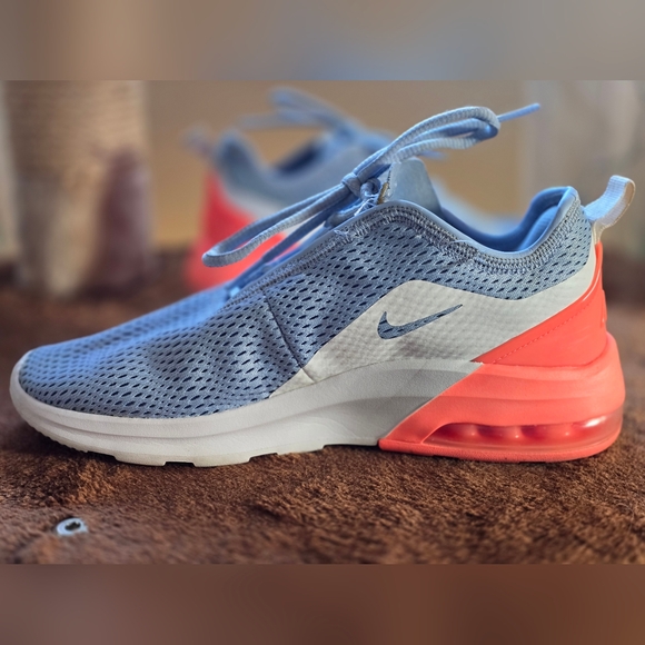 Nike Air Max Motion 2 AluminumLava Running Shoes, 7.5 - Picture 2 of 10